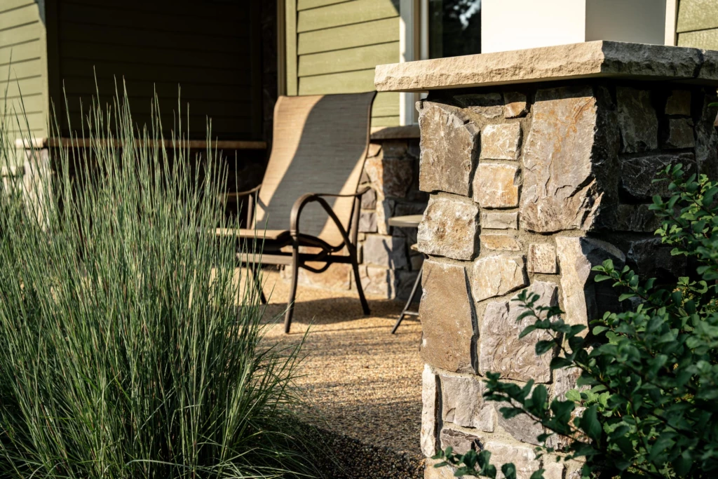 Landscape Pillar Grass Patio